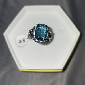Elegant Aqua Gemstone Ring Size 9